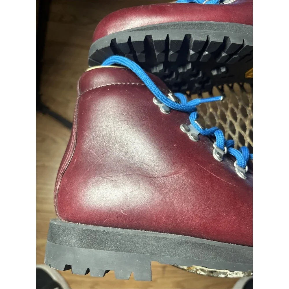 VTG Merrell Wilderness Mountaineering Brown Boots Womens Size 8.5 Oxblood